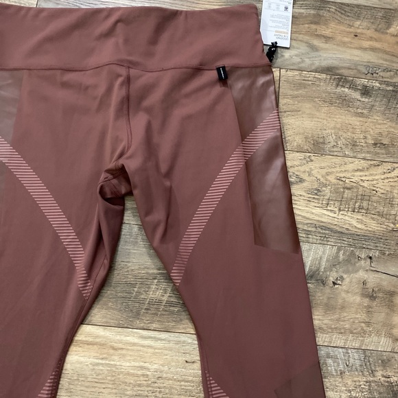 Athleta with Allyson Felix Legend 7/8 Tight - Picture 3 of 7